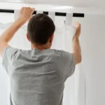 طريقة تركيب الستائر على الحائط