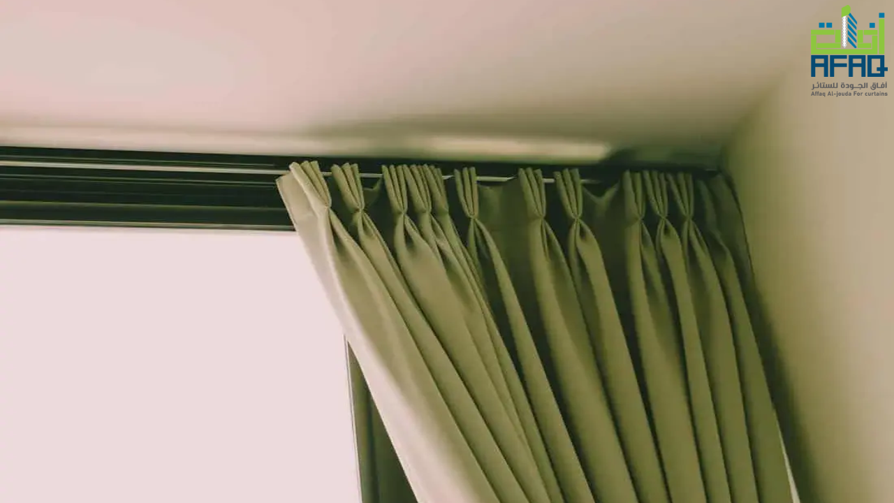 طريقة تركيب الستائر في السقف